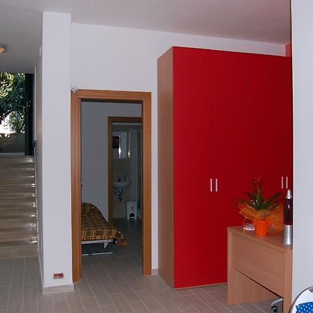 B&B Fenix Трани Экстерьер фото