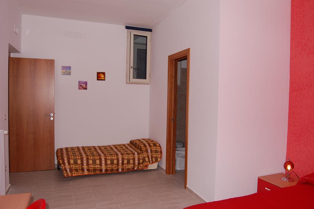 B&B Fenix Трани Номер фото