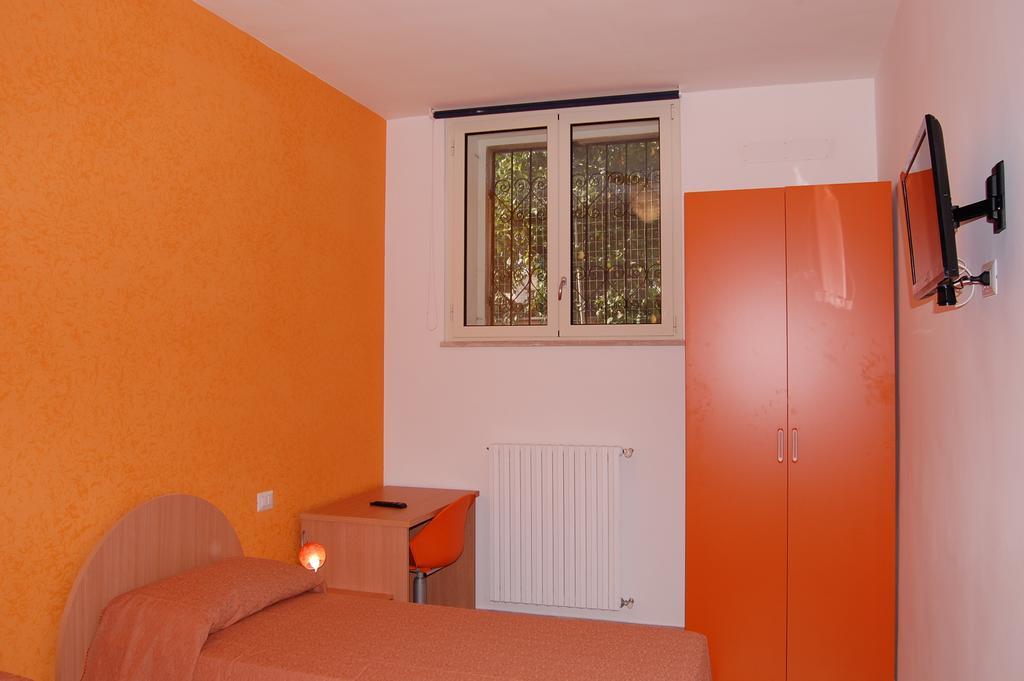 B&B Fenix Трани Номер фото
